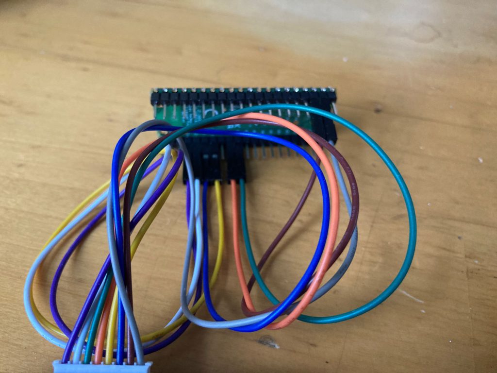Cable connections from a Raspberry Pi Pico to Waveshare e-ink display
